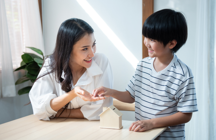 Talk Money Week 2022: PayPlan encourages open chats about money to prevent people from suffering in silence